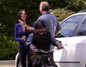 Modern Family S02E11 Slow Down Your Neighbors Recap, Quotes, Spoilers and Photos